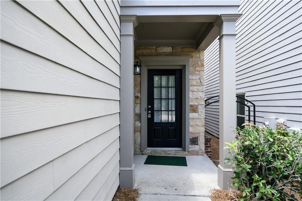 4 bedroom, 3 bathroom, 2,377 sq ft single family residence for rent at 4960 Ducote Trail, Alpharetta, GA 30004 for $2,850 a month — photo 6