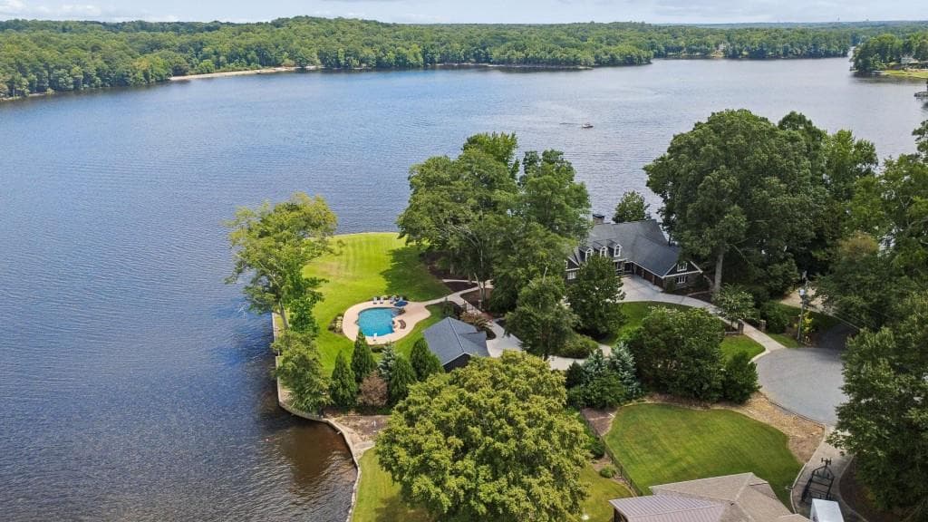 5 bedroom, 8 bathroom, 9,233 sq ft single family residence for sale at 102 Pebblestump Point, Peachtree City, GA 30269