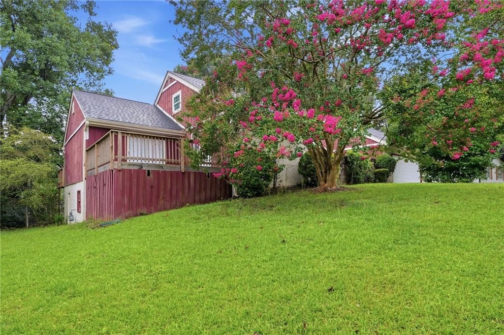 4 bedroom, 2 bathroom, 2,240 sq ft single family residence under contract at 1384 Huntsmen Glen, Riverdale, GA 30296 — photo 3