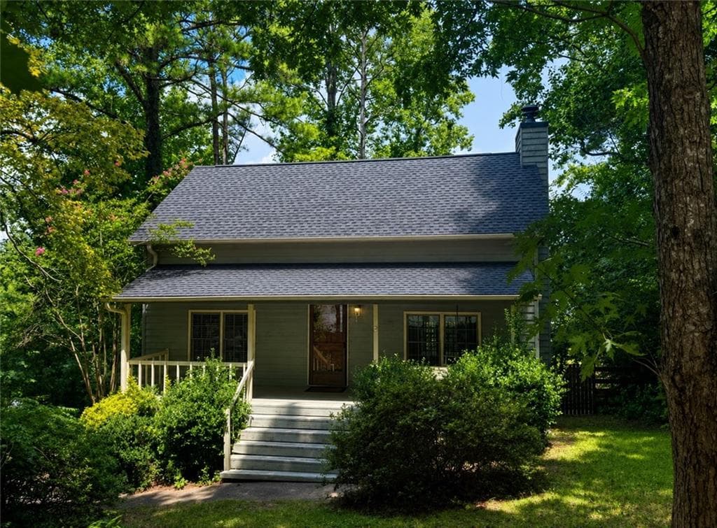 3 bedroom, 2 bathroom, 1,858 sq ft single family residence under contract at 603 Butler Court, Woodstock, GA 30188