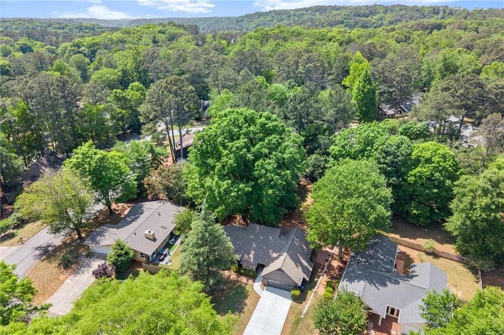 3 bedroom, 2 bathroom, 1,580 sq ft single family residence under contract at 20 Sweetwood Court, Roswell, GA 30076 — photo 8