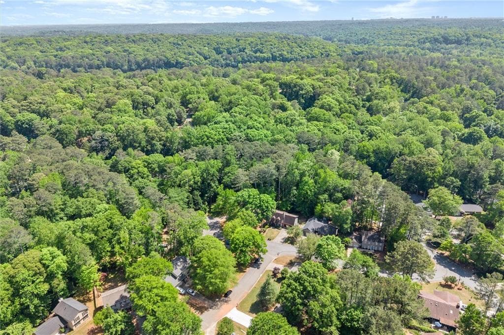 3 bedroom, 2 bathroom, 1,580 sq ft single family residence under contract at 20 Sweetwood Court, Roswell, GA 30076 — photo 9