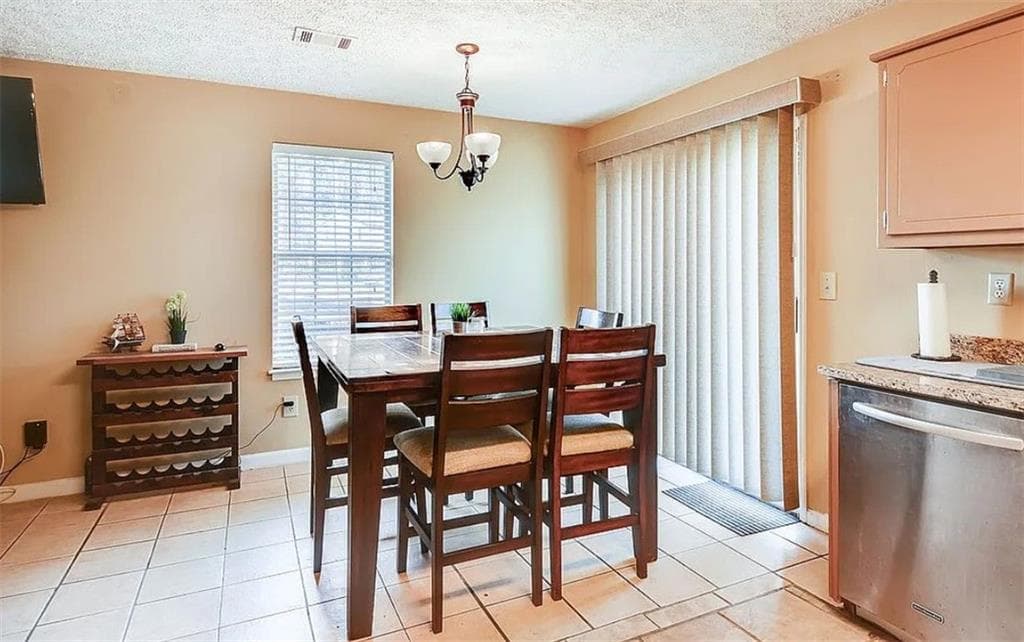 duplex for sale at 5913 Summerglen Lane, Atlanta, GA 30349 — photo 4
