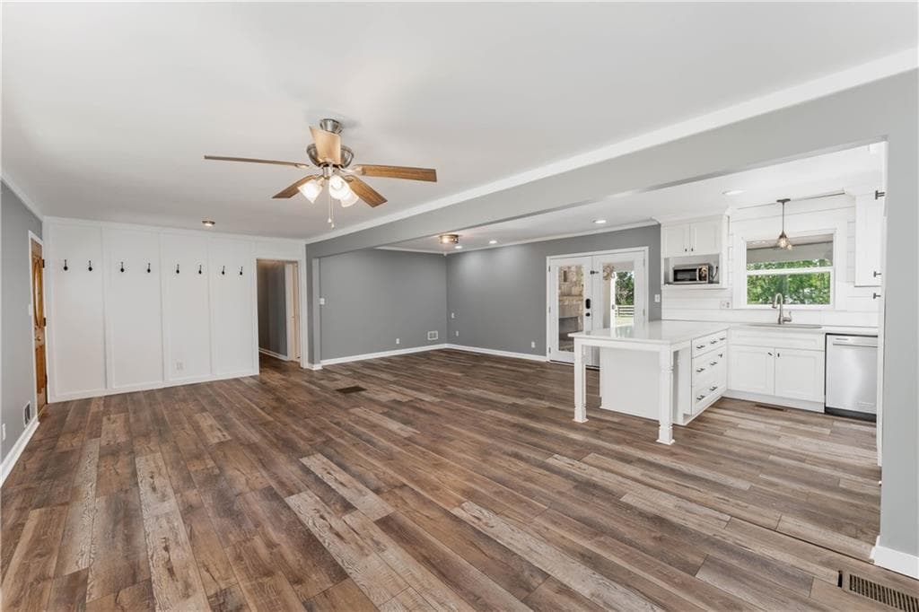 4 bedroom, 2 bathroom, 2,084 sq ft single family residence for sale at 511 Bart Manous Road, Canton, GA 30115 — photo 6
