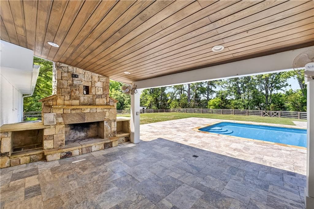 4 bedroom, 2 bathroom, 2,084 sq ft single family residence for sale at 511 Bart Manous Road, Canton, GA 30115 — photo 3