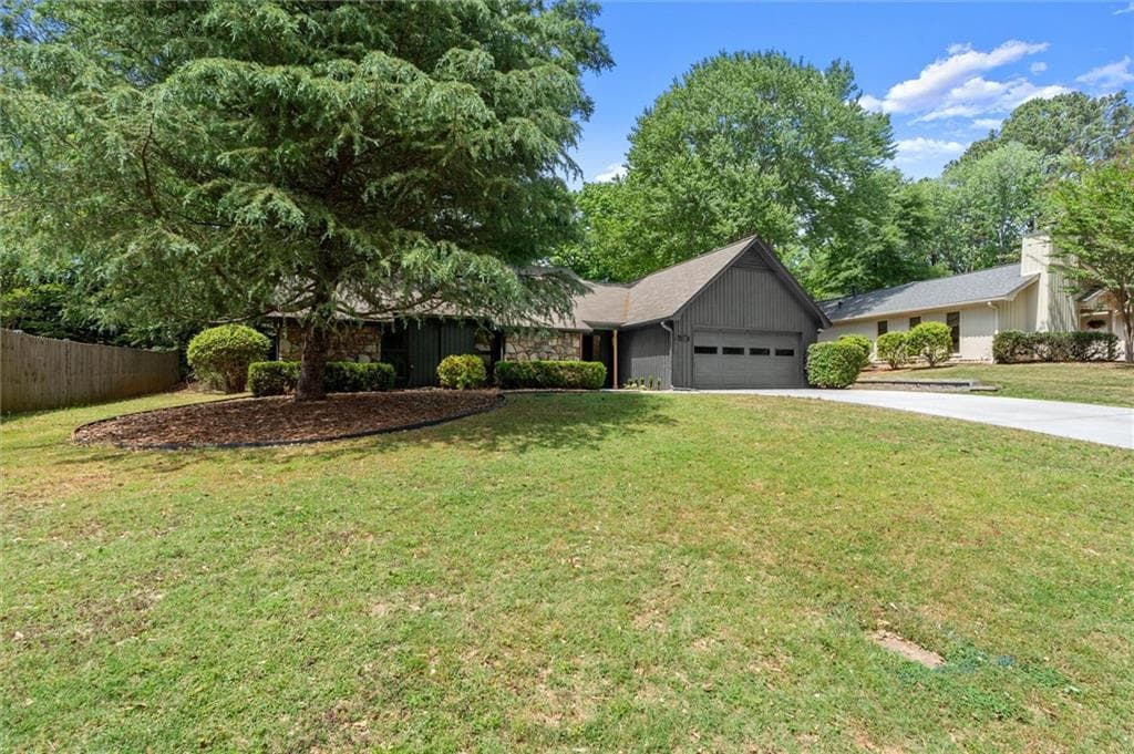 3 bedroom, 2 bathroom, 1,580 sq ft single family residence under contract at 20 Sweetwood Court, Roswell, GA 30076 — photo 5