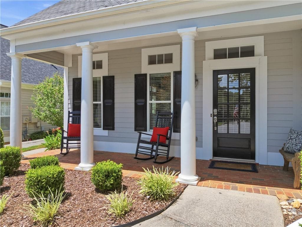 3 bedroom, 2 bathroom, 1,568 sq ft single family residence for sale at 306 Pinehurst Way, Canton, GA 30114 — photo 3