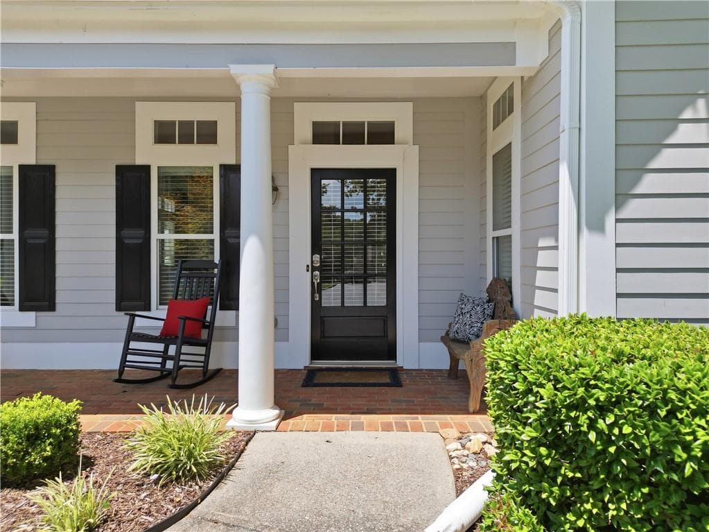 3 bedroom, 2 bathroom, 1,568 sq ft single family residence for sale at 306 Pinehurst Way, Canton, GA 30114 — photo 4