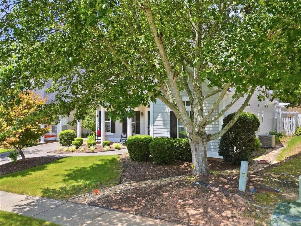 3 bedroom, 2 bathroom, 1,568 sq ft single family residence for sale at 306 Pinehurst Way, Canton, GA 30114 — photo 6