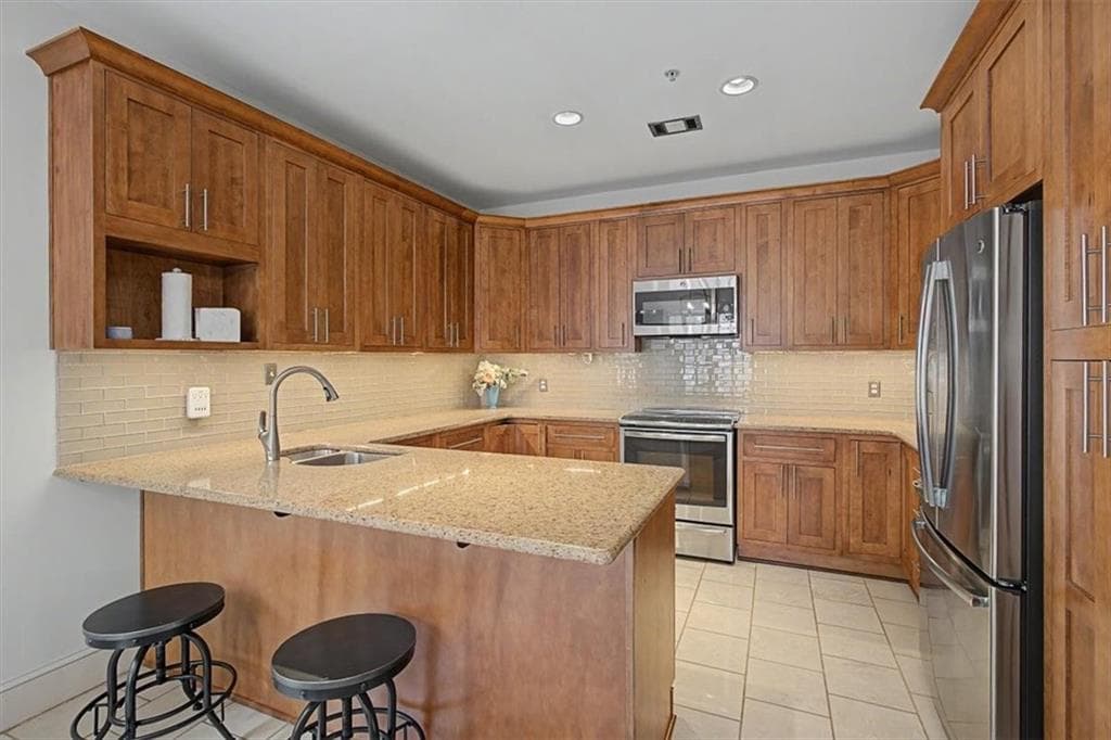 3 bedroom, 3 bathroom, 2,519 sq ft condominium for sale at 3210 Paces Mill Road, Atlanta, GA 30339 — photo 4