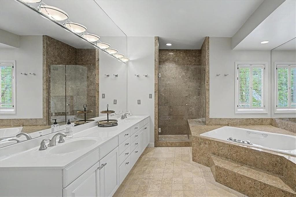 3 bedroom, 3 bathroom, 2,519 sq ft condominium for sale at 3210 Paces Mill Road, Atlanta, GA 30339 — photo 6