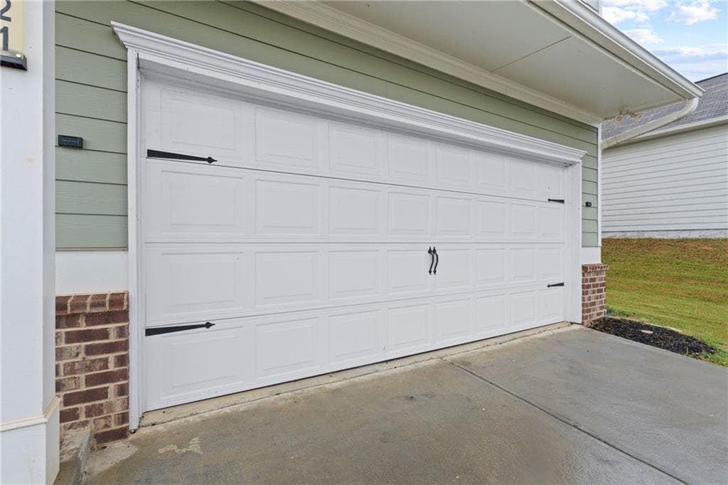 4 bedroom, 3 bathroom, 3,002 sq ft single family residence for sale at 221 Chase Drew Drive, Cartersville, GA 30120 — photo 3