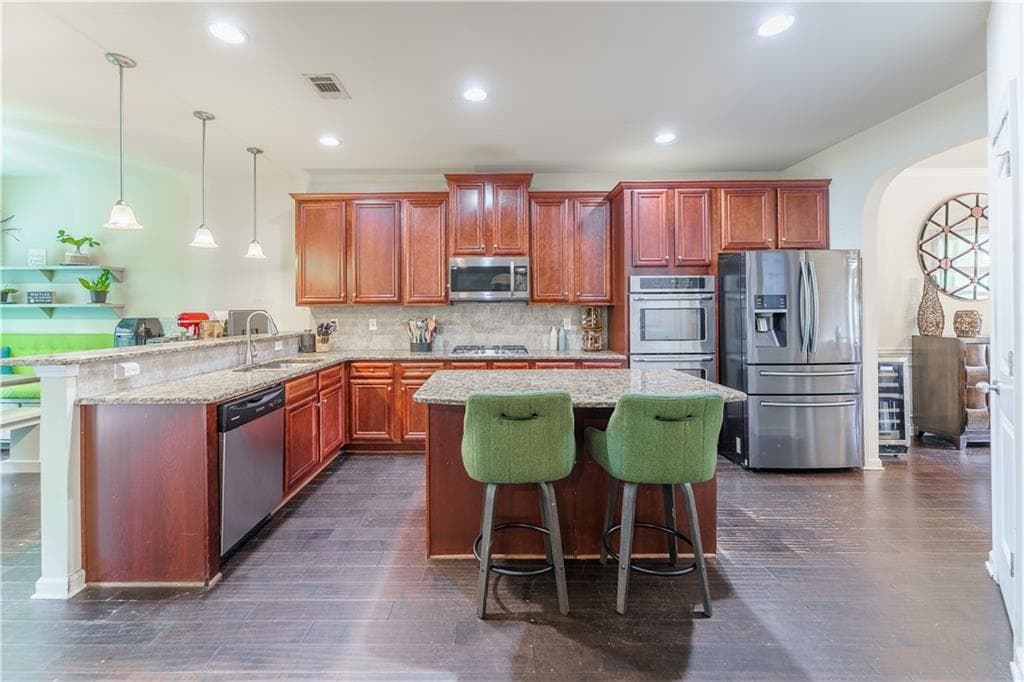 6 bedroom, 5 bathroom, 3,584 sq ft single family residence for sale at 18 Canyon View Drive, Newnan, GA 30265 — photo 8
