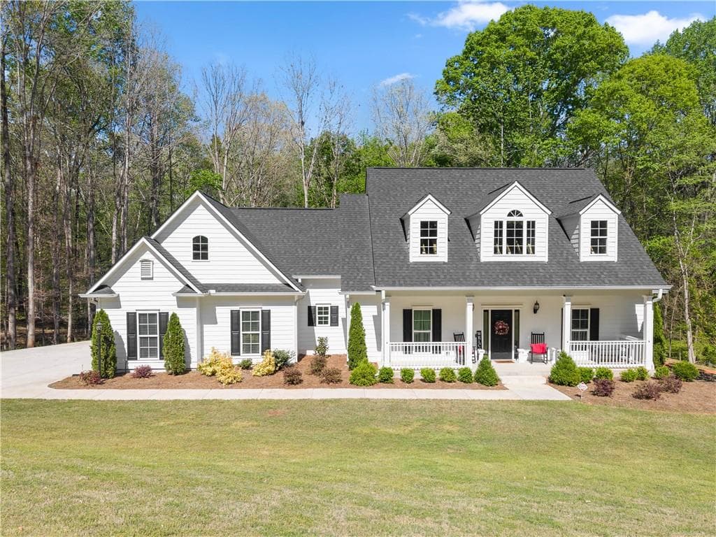 4 bedroom, 3 bathroom, 2,300 sq ft single family residence for sale at 179 Prime Drive, Commerce, GA 30530