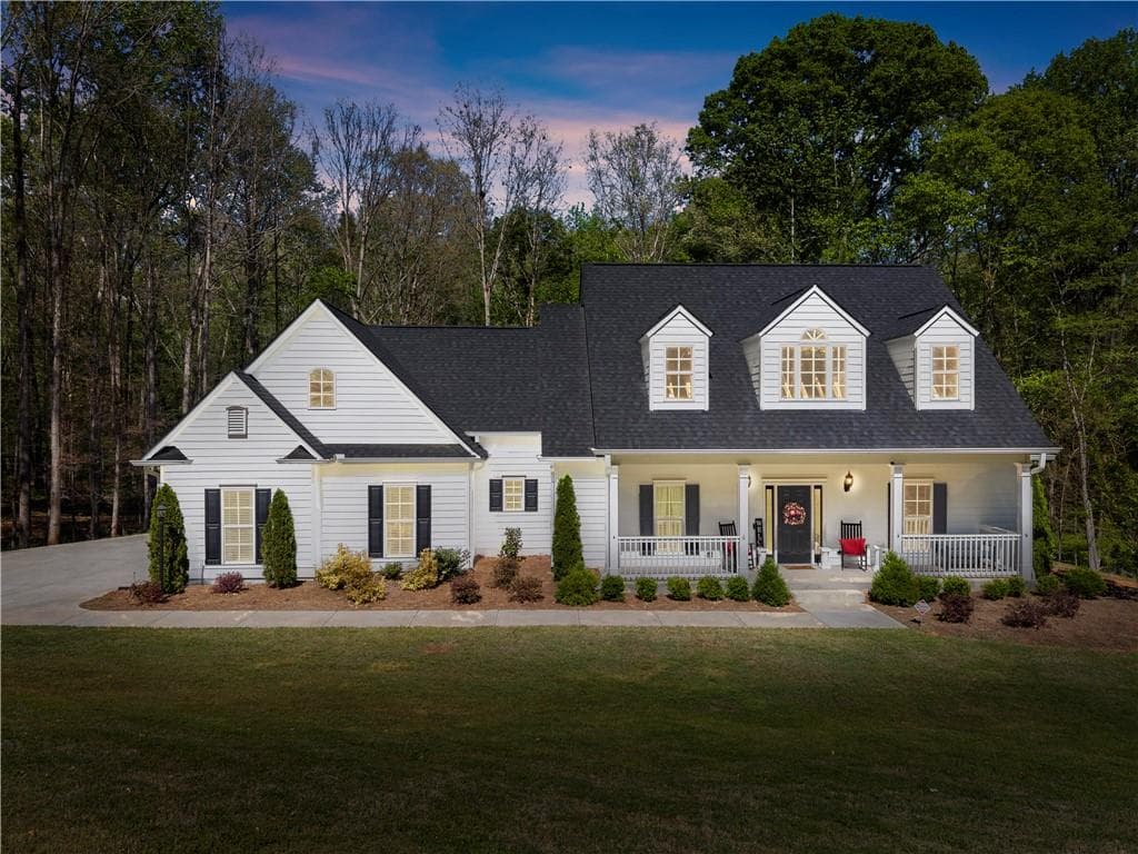 4 bedroom, 3 bathroom, 2,300 sq ft single family residence for sale at 179 Prime Drive, Commerce, GA 30530 — photo 4