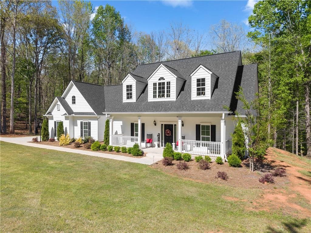 4 bedroom, 3 bathroom, 2,300 sq ft single family residence for sale at 179 Prime Drive, Commerce, GA 30530 — photo 6