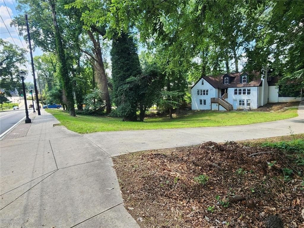 6 bedroom, 6 bathroom, 4,428 sq ft single family residence under contract at 1511 Joseph E Boone NW Boulevard, Atlanta, GA 30314 — photo 4