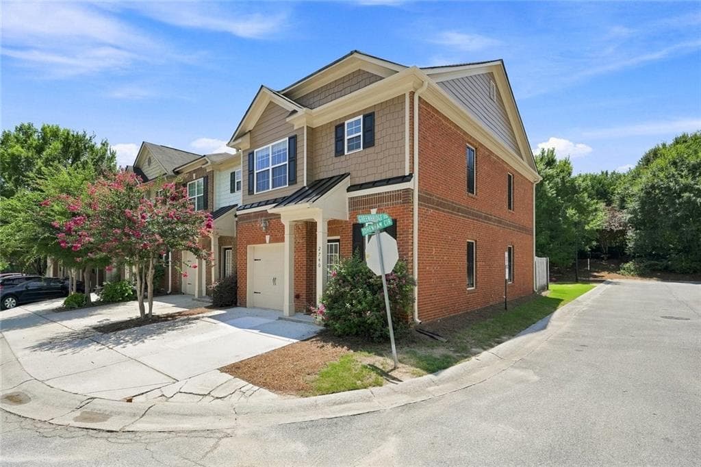 3 bedroom, 3 bathroom, 1,538 sq ft townhouse for sale at 2740 Tohenham Circle, Norcross, GA 30071 — photo 2