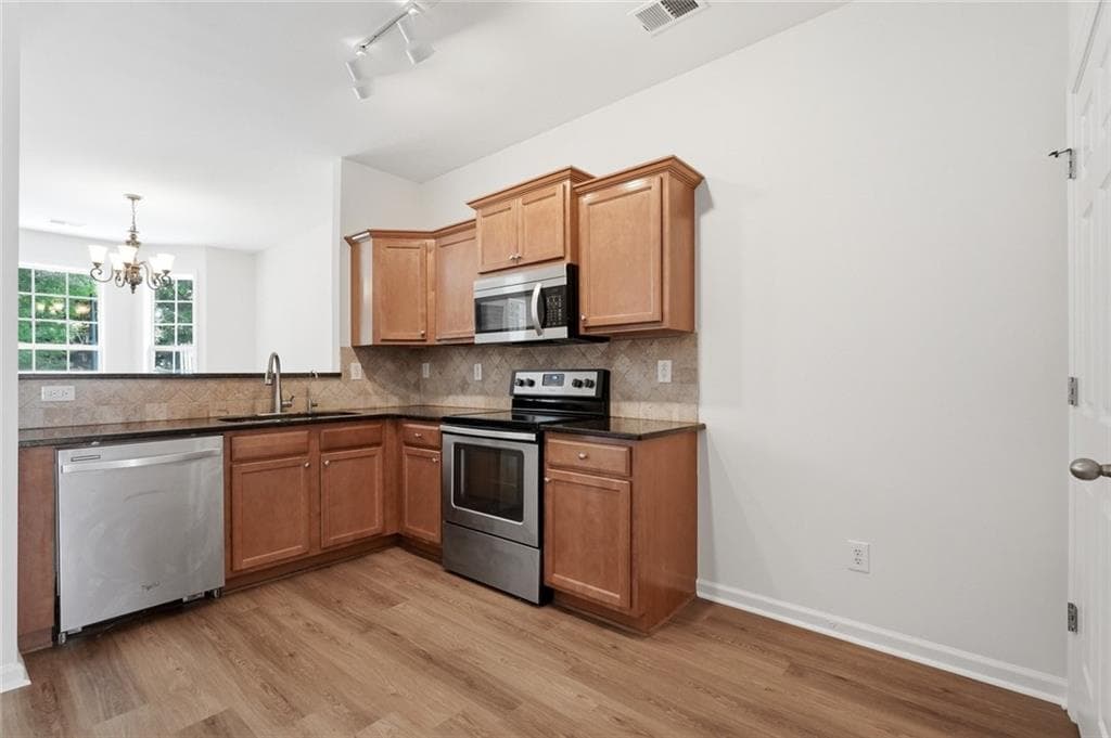 3 bedroom, 3 bathroom, 1,538 sq ft townhouse for sale at 2740 Tohenham Circle, Norcross, GA 30071 — photo 5