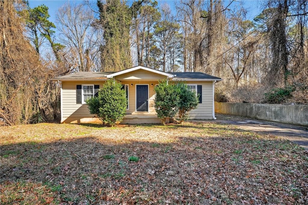 3 bedroom, 2 bathroom, 1,140 sq ft single family residence for sale at 1826 County Line Road, Atlanta, GA 30331