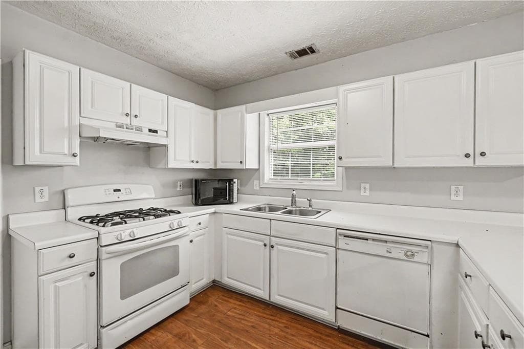 3 bedroom, 3 bathroom, 2,603 sq ft single family residence for sale at 15 Pheasant Way, Acworth, GA 30101 — photo 10