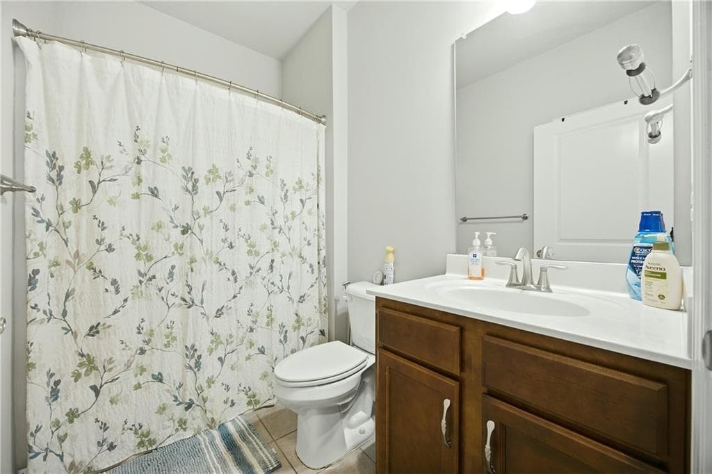 4 bedroom, 3 bathroom, 3,130 sq ft single family residence for sale at 2487 Oak Barrel Drive, Snellville, GA 30078 — photo 4