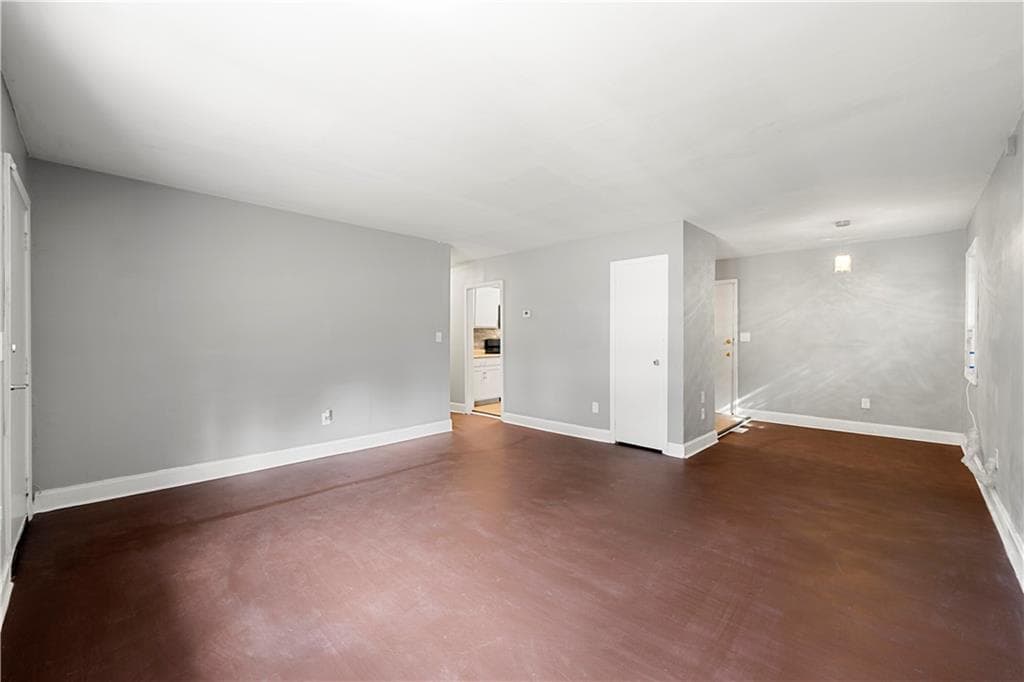 3 bedroom, 1 bathroom, 1,100 sq ft single family residence for sale at 685 Bolton Road, Atlanta, GA 30331 — photo 4