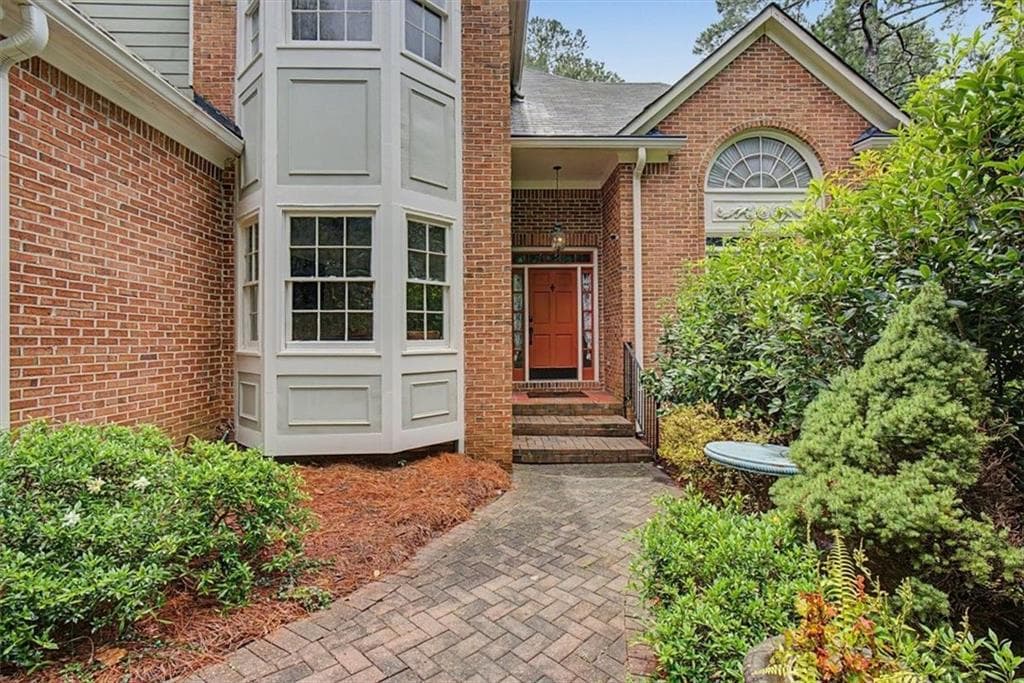 7 bedroom, 4 bathroom, 4,518 sq ft single family residence for sale at 901 Denmeade Walk, Marietta, GA 30064 — photo 5