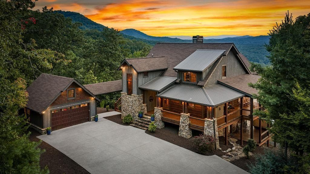 4 bedroom, 4 bathroom, 4,000 sq ft single family residence under contract at 330 Serenity Ridge Lane, Mineral Bluff, GA 30559