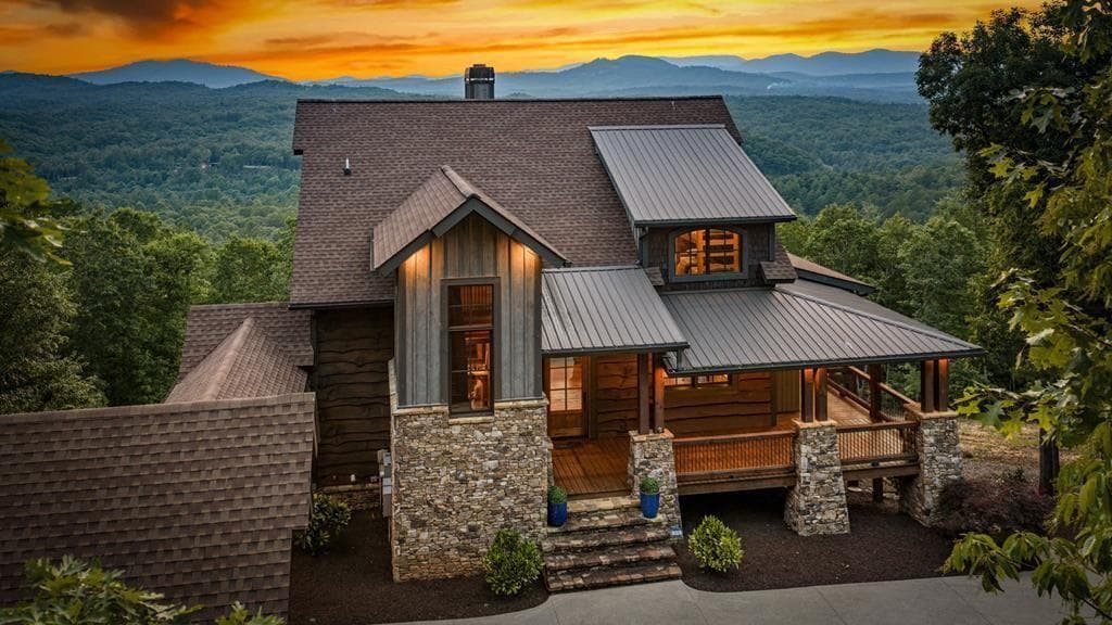 4 bedroom, 4 bathroom, 4,000 sq ft single family residence under contract at 330 Serenity Ridge Lane, Mineral Bluff, GA 30559 — photo 4