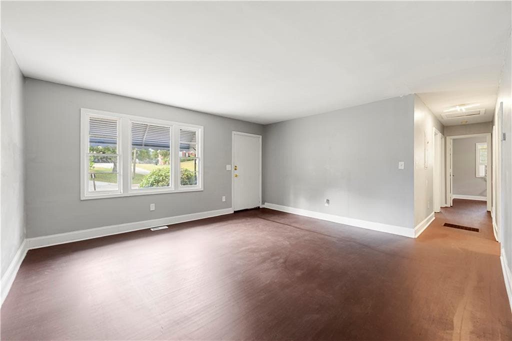 3 bedroom, 1 bathroom, 1,100 sq ft single family residence for sale at 685 Bolton Road, Atlanta, GA 30331 — photo 9