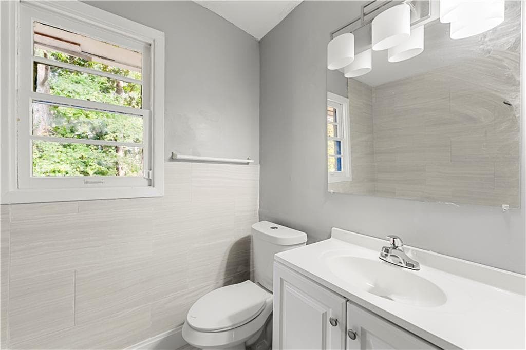 3 bedroom, 1 bathroom, 1,100 sq ft single family residence for sale at 685 Bolton Road, Atlanta, GA 30331 — photo 10