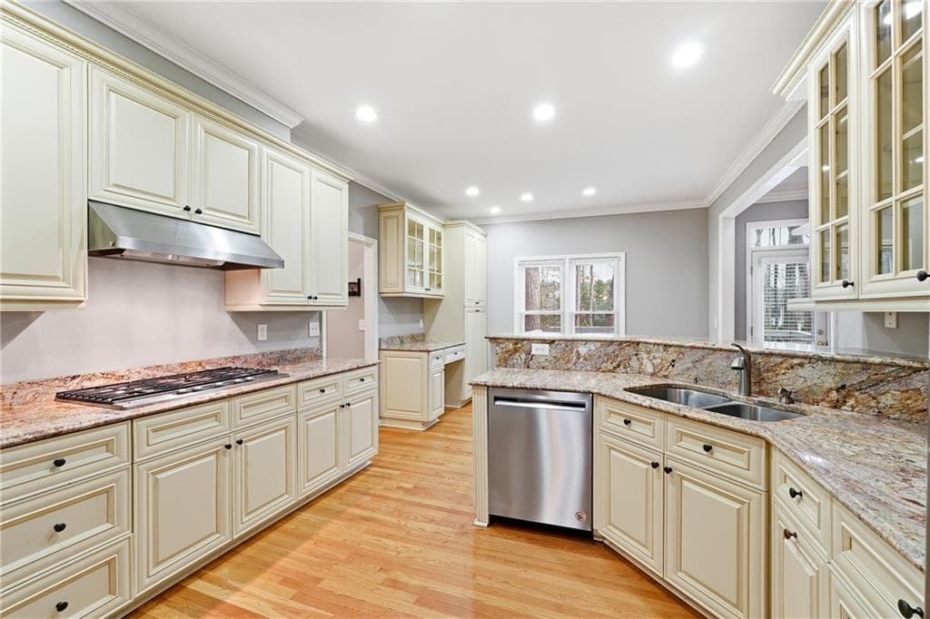 5 bedroom, 4 bathroom, 3,000 sq ft single family residence for rent at 5145 Harbour Ridge Drive, Alpharetta, GA 30005 for $4,000 a month — photo 8