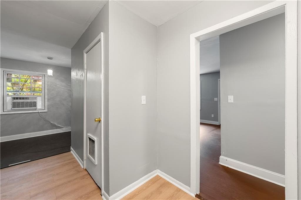 3 bedroom, 1 bathroom, 1,100 sq ft single family residence for sale at 685 Bolton Road, Atlanta, GA 30331 — photo 7