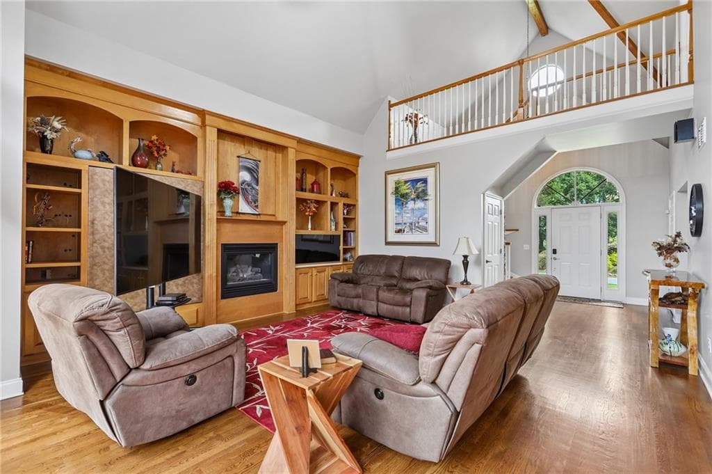 3 bedroom, 4 bathroom, 3,810 sq ft single family residence under contract at 5748 Ridgewater Drive, Gainesville, GA 30506 — photo 5
