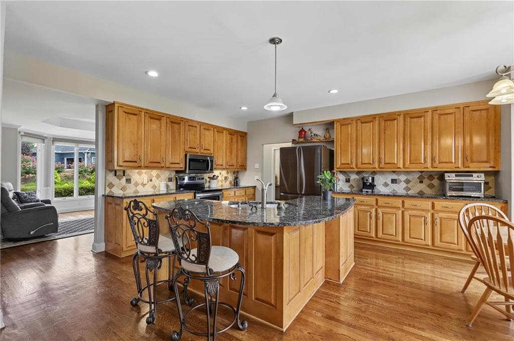 3 bedroom, 4 bathroom, 3,810 sq ft single family residence under contract at 5748 Ridgewater Drive, Gainesville, GA 30506 — photo 6