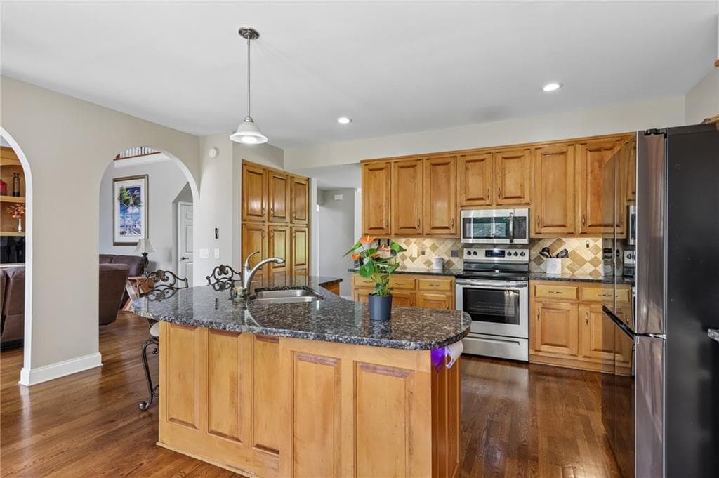 3 bedroom, 4 bathroom, 3,810 sq ft single family residence under contract at 5748 Ridgewater Drive, Gainesville, GA 30506 — photo 7