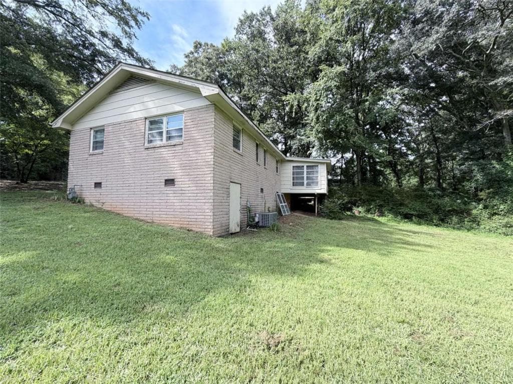 3 bedroom, 2 bathroom, 1,474 sq ft single family residence for sale at 2195 Rockdale Drive, Conyers, GA 30012 — photo 5