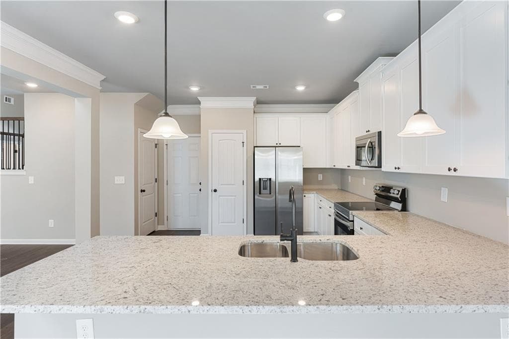 4 bedroom, 5 bathroom, 2,879 sq ft single family residence for rent at 5714 Ridgewater Circle, Gainesville, GA 30506 for $2,750 a month — photo 10