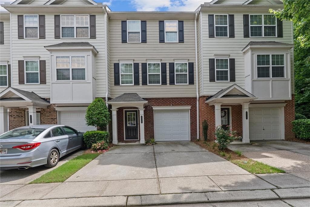 3 bedroom, 3 bathroom, 1,780 sq ft townhouse for sale at 6720 Stoneleigh Way 9, Mableton, GA 30126