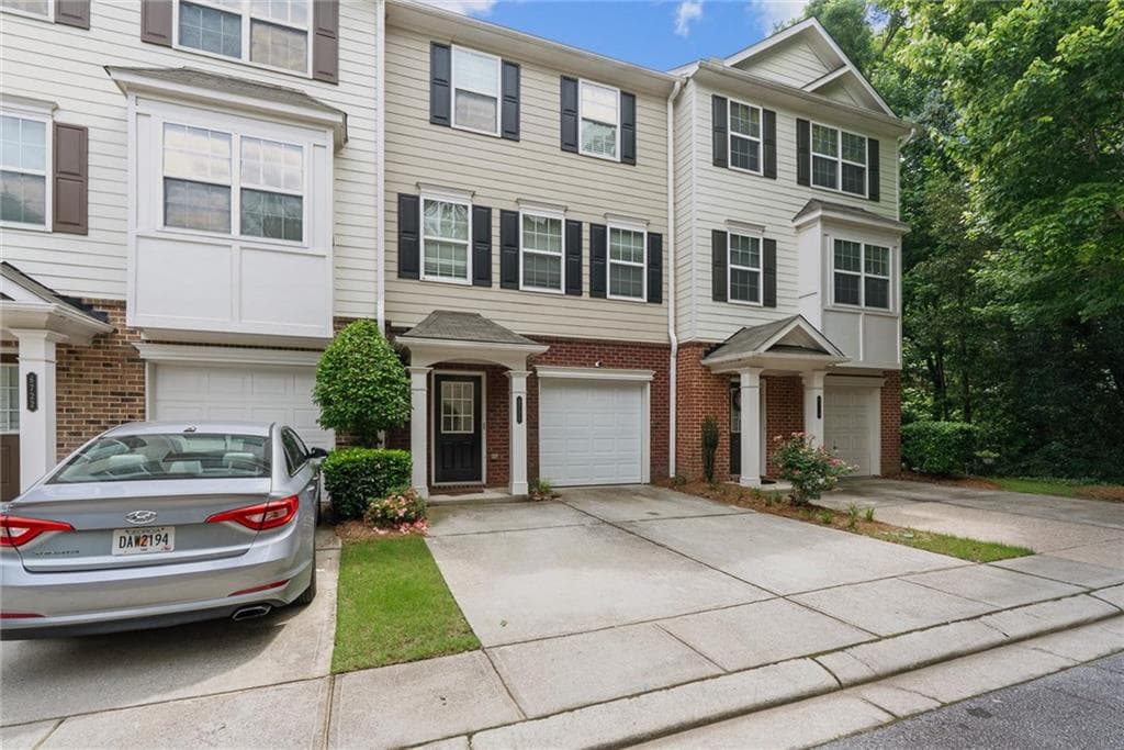 3 bedroom, 3 bathroom, 1,780 sq ft townhouse for sale at 6720 Stoneleigh Way 9, Mableton, GA 30126 — photo 2