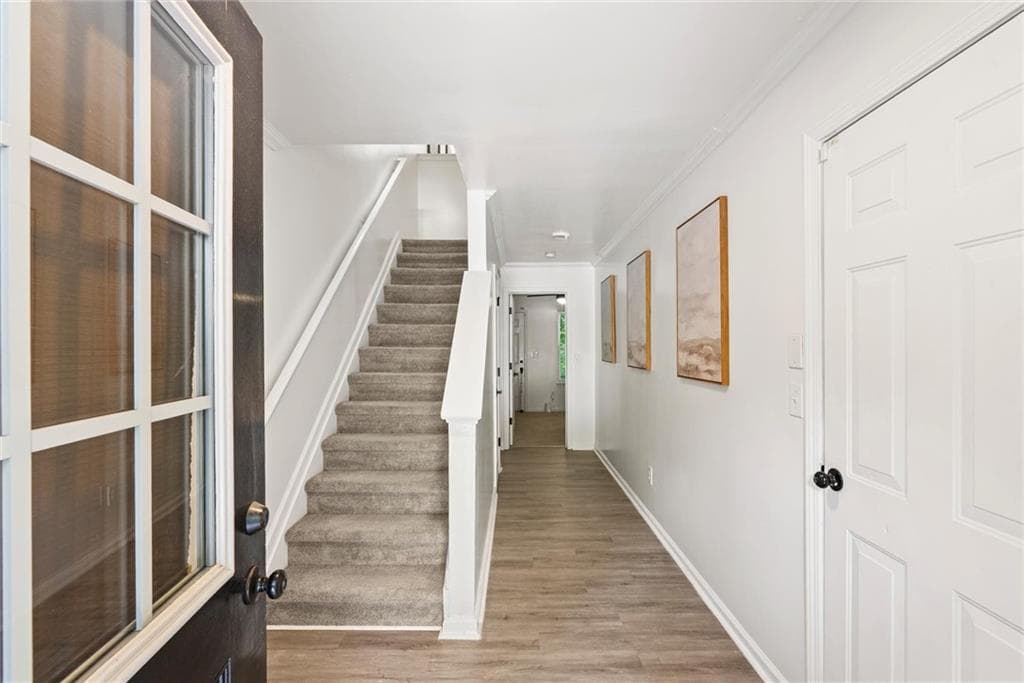 3 bedroom, 3 bathroom, 1,780 sq ft townhouse for sale at 6720 Stoneleigh Way 9, Mableton, GA 30126 — photo 4