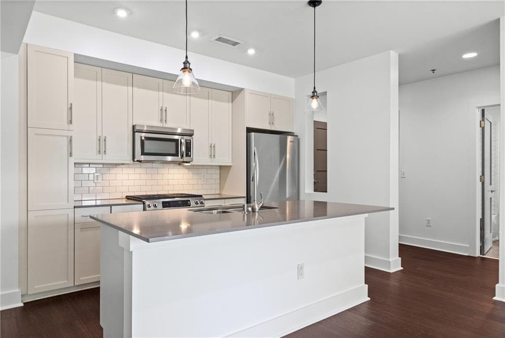 2 bedroom, 2 bathroom, 1,256 sq ft condominium for rent at 1100 Howell Mill Road 212, Atlanta, GA 30318 for $3,250 a month — photo 8