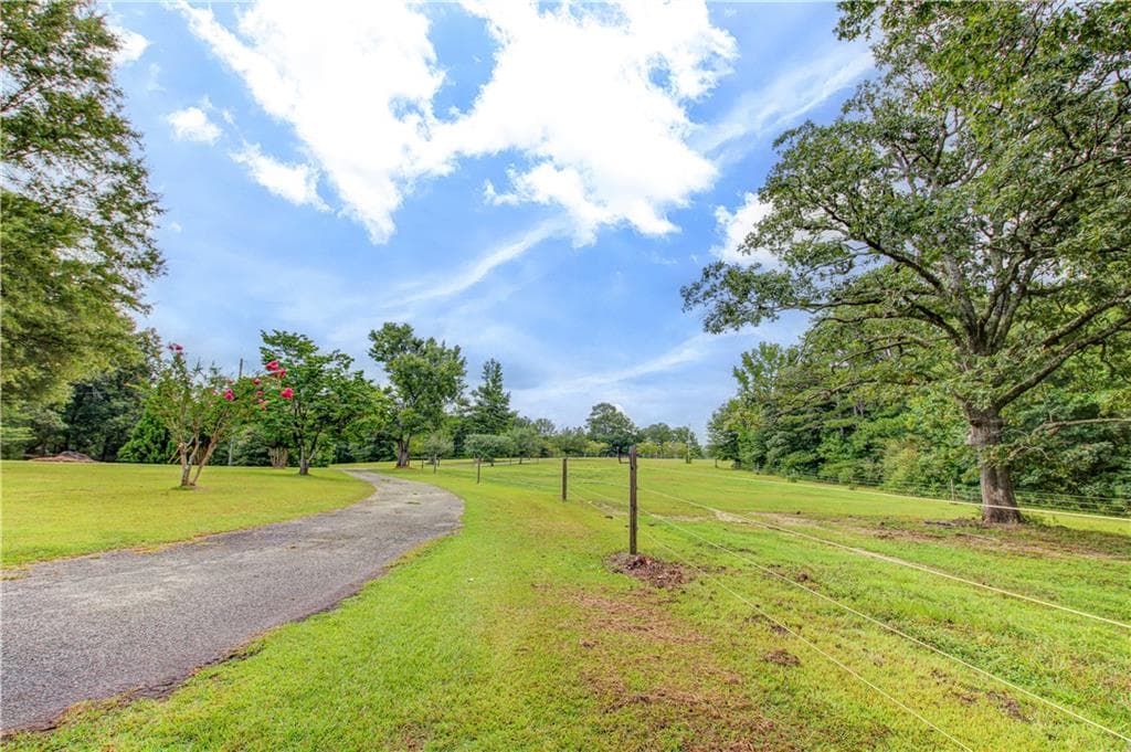 3 bedroom, 2 bathroom, 2,186 sq ft single family residence for sale at 3861 Post Road, Winston, GA 30187 — photo 2