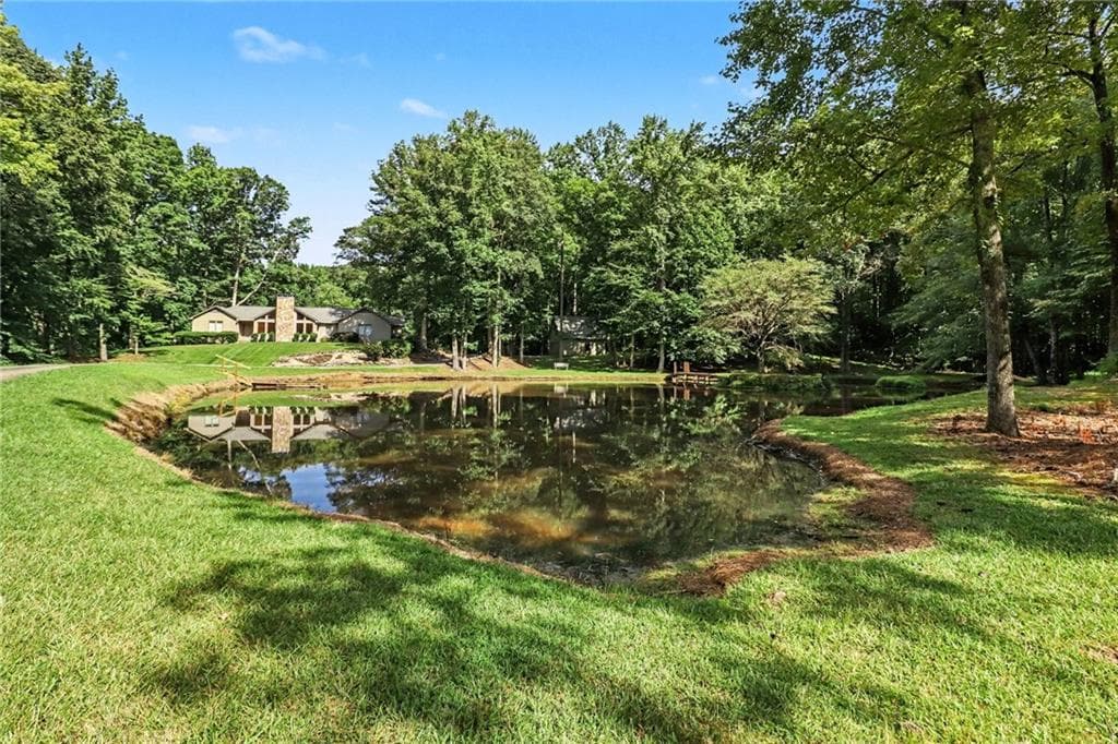 3 bedroom, 3 bathroom, 2,484 sq ft single family residence for sale at 4098 Happy Valley Circle, Newnan, GA 30263 — photo 4