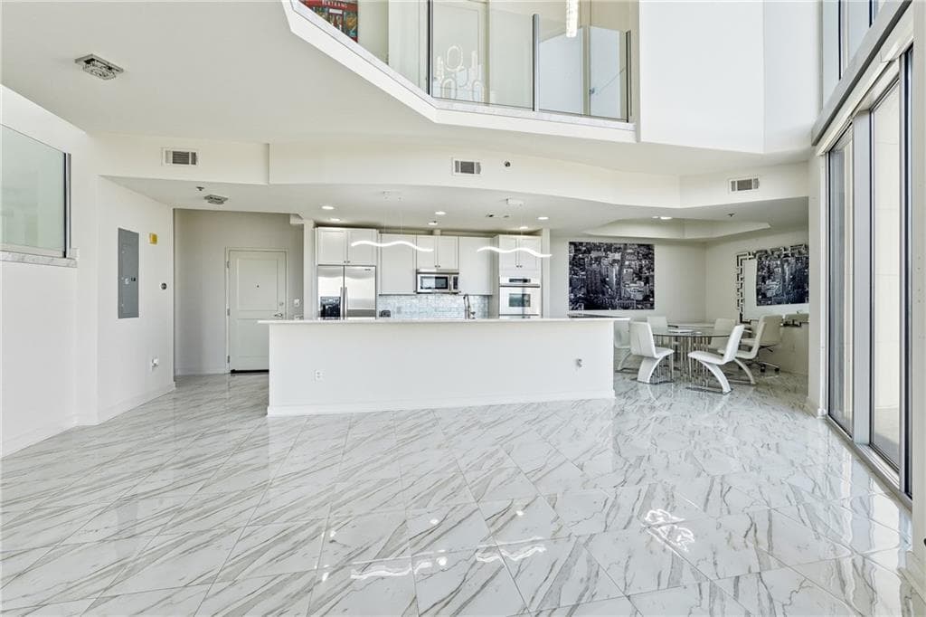 3 bedroom, 4 bathroom, 3,083 sq ft condominium for sale at 2795 Peachtree Road 2604, Atlanta, GA 30305 — photo 5