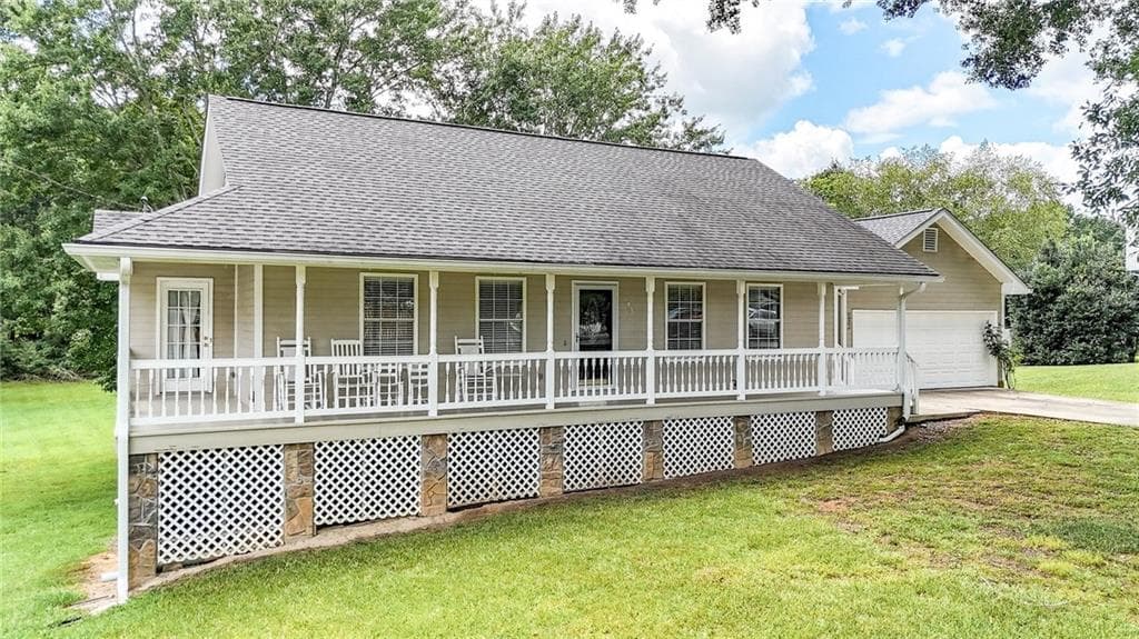 4 bedroom, 3 bathroom, 2,551 sq ft single family residence under contract at 583 Avondale Drive, Rocky Face, GA 30740