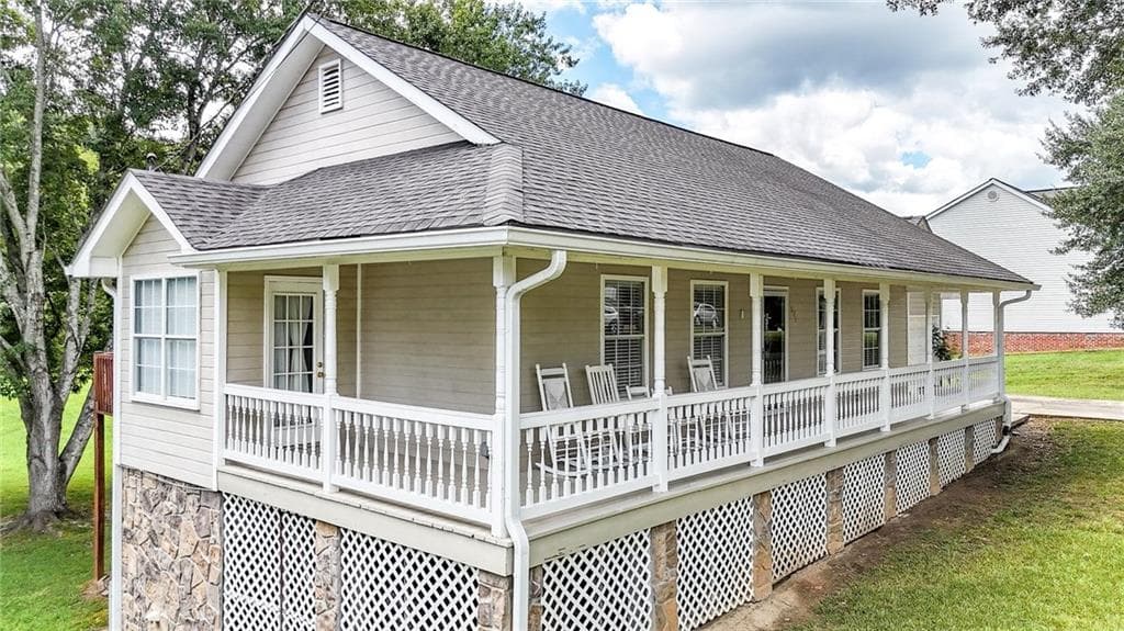 4 bedroom, 3 bathroom, 2,551 sq ft single family residence under contract at 583 Avondale Drive, Rocky Face, GA 30740 — photo 4