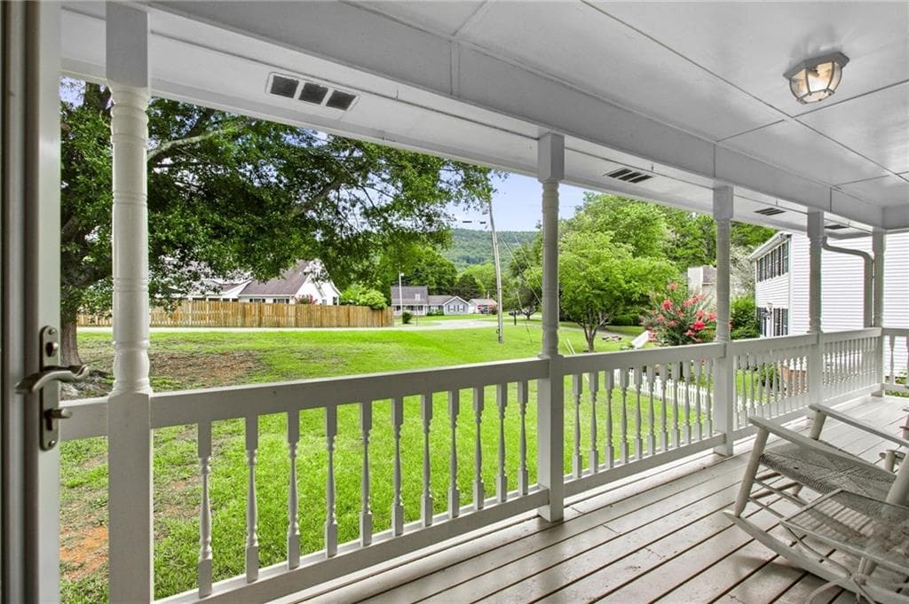 4 bedroom, 3 bathroom, 2,551 sq ft single family residence under contract at 583 Avondale Drive, Rocky Face, GA 30740 — photo 5