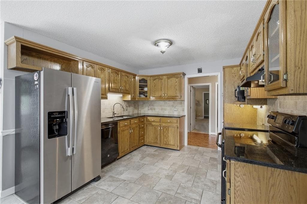 4 bedroom, 3 bathroom, 2,551 sq ft single family residence under contract at 583 Avondale Drive, Rocky Face, GA 30740 — photo 10